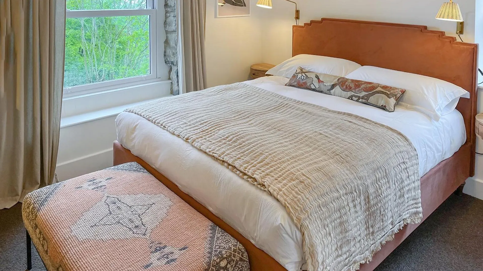 The Hermit Inn Hideout Burley in Wharfedale 0*,  英国